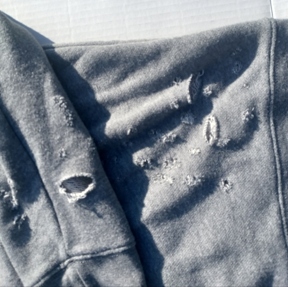 Express Extreme Destressed Crewneck - Picture 4 of 8